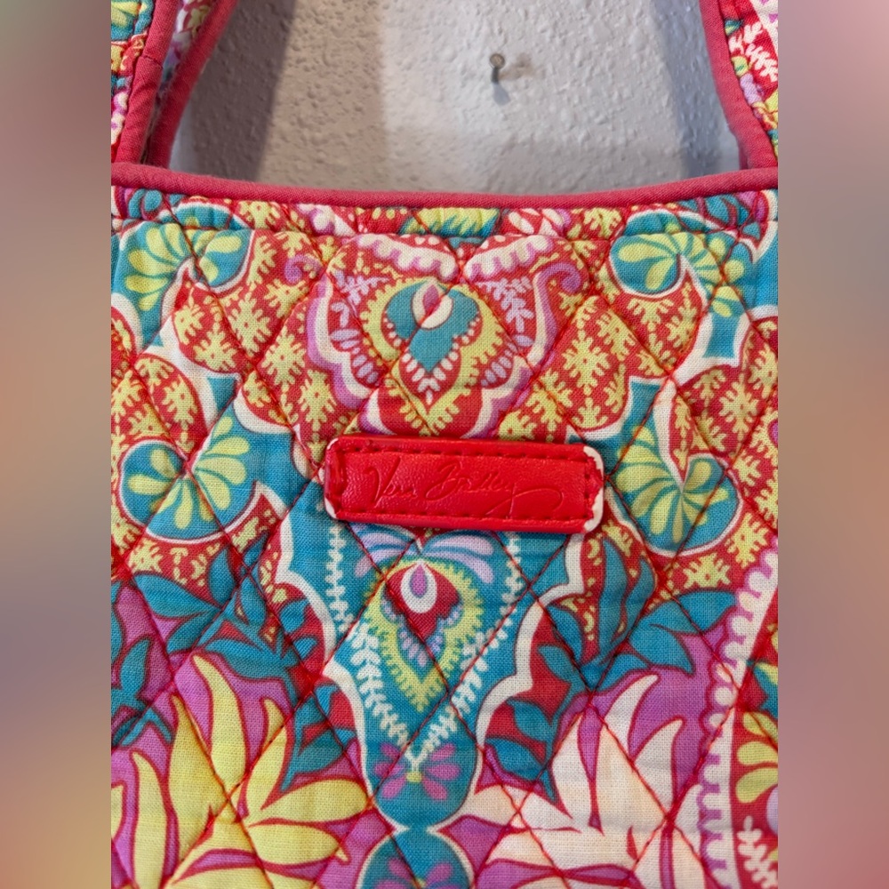 Vera Bradley Original Tote bag in the "Paisley in Paradise" - Picture 6 of 9